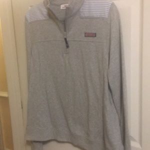 🌻Vineyard Vines pullover sweatshirt